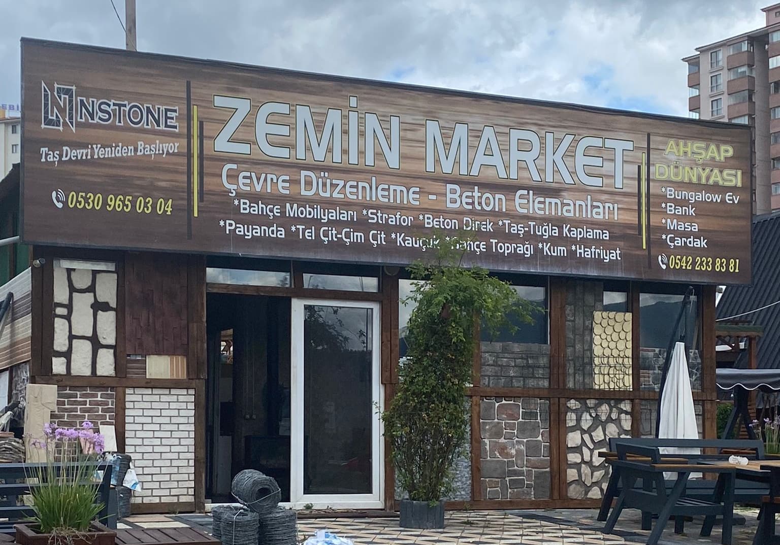 Zemin Yapı Market showroom
